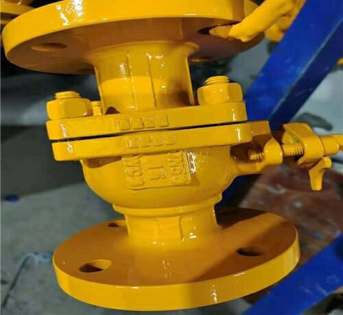 �������y